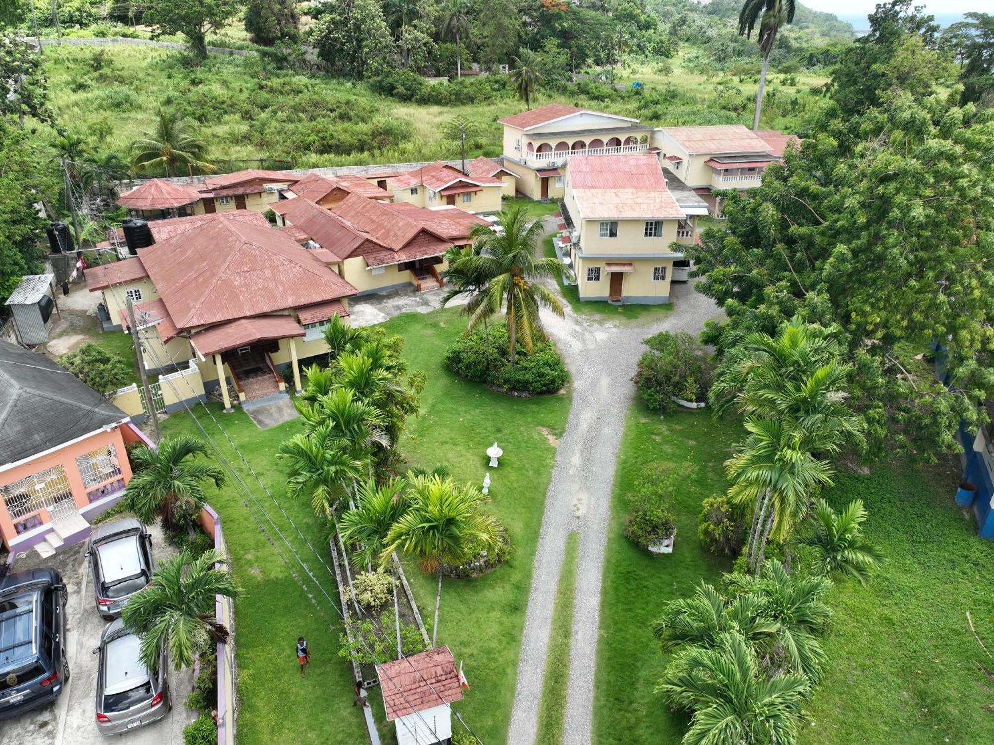 Little Shaw Park Guest House Ocho Rios Eksteriør bilde